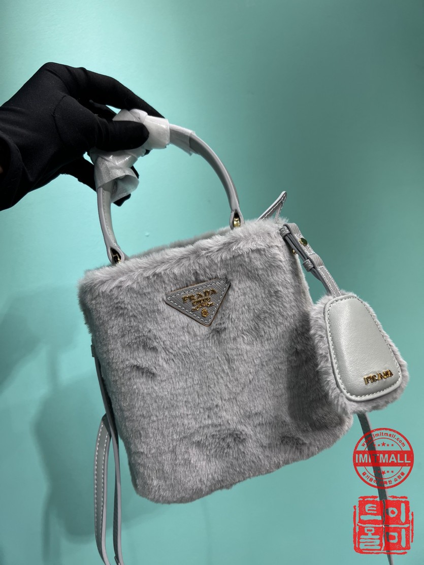 prada_xxxxx_big_00014.jpg
