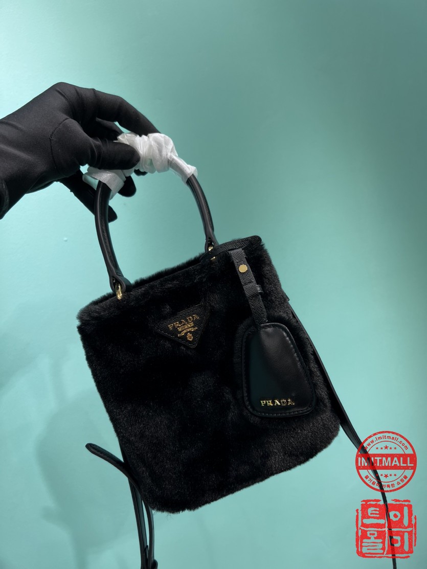 prada_xxxxx_big_00014.jpg
