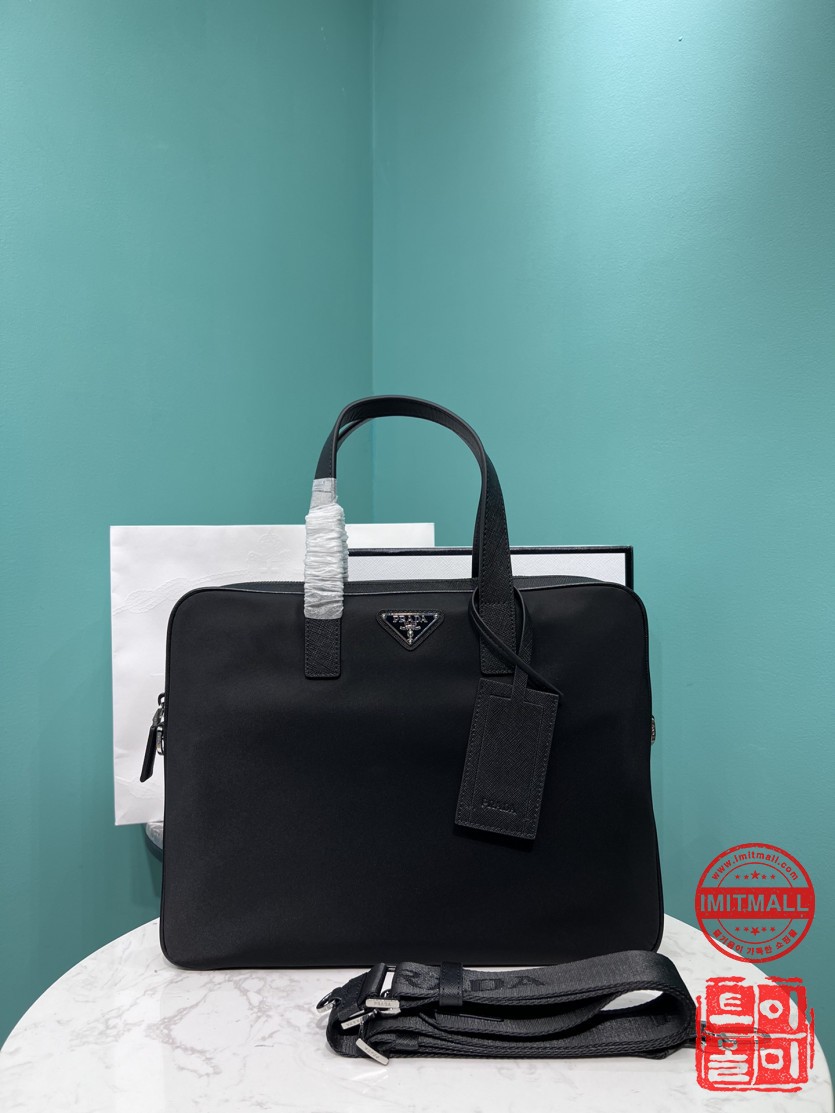 prada_xxxxx_big_00001.jpg