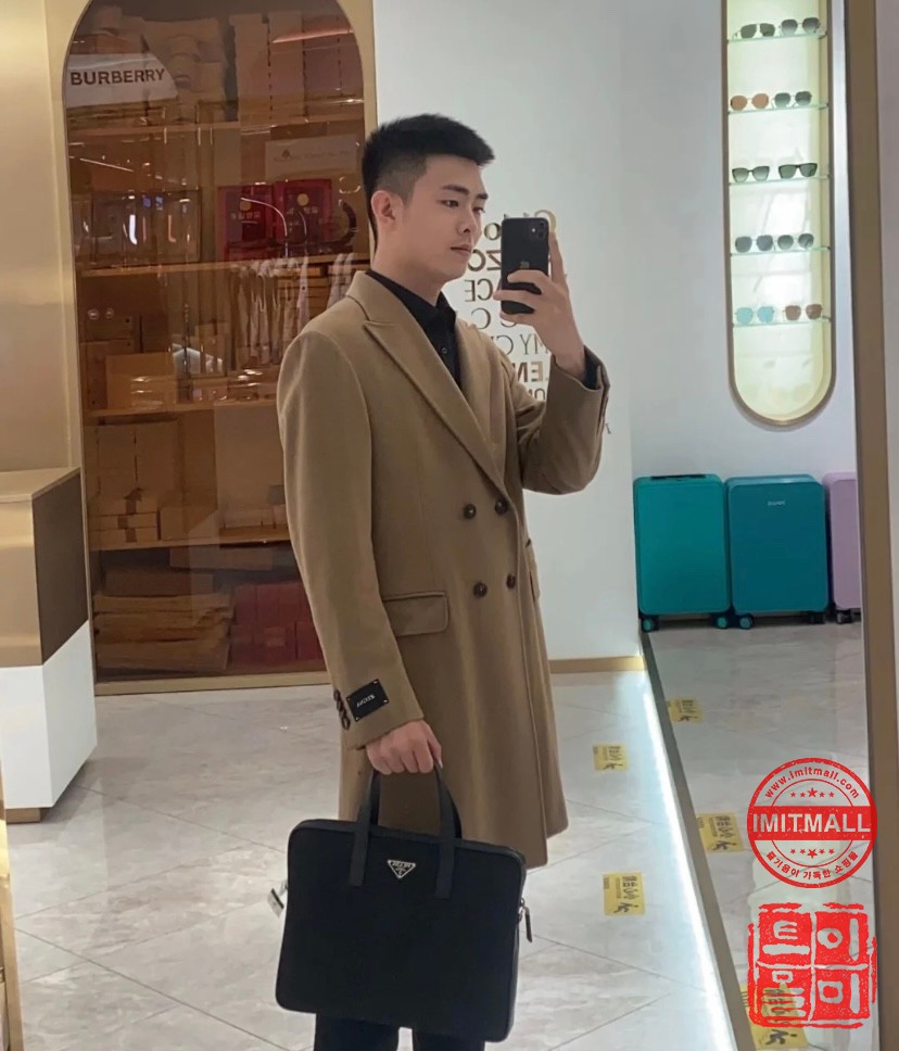 prada_xxxxx_big_00011.jpg