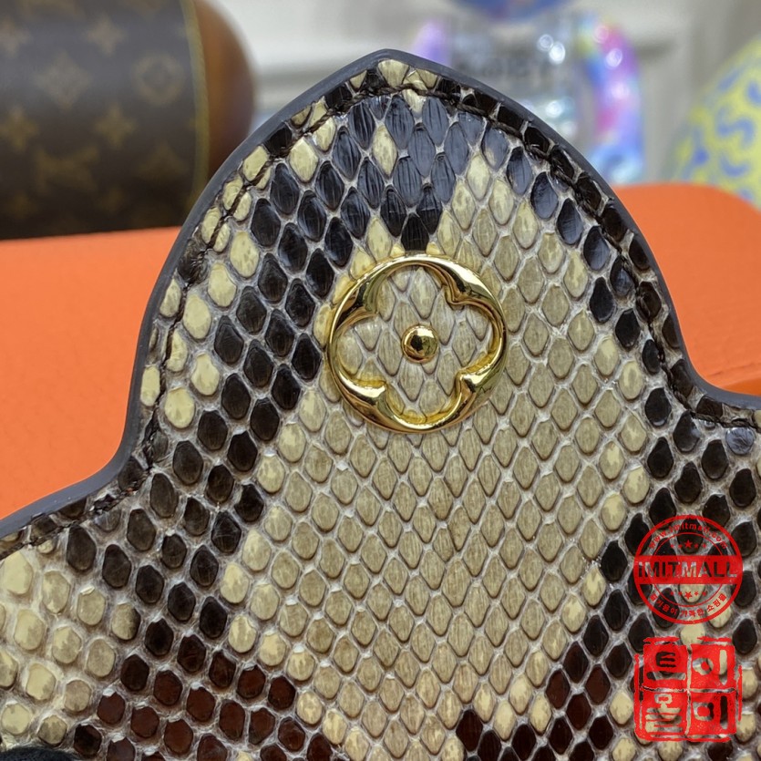 louis_vuitton_xxxxx_big_00006.jpg