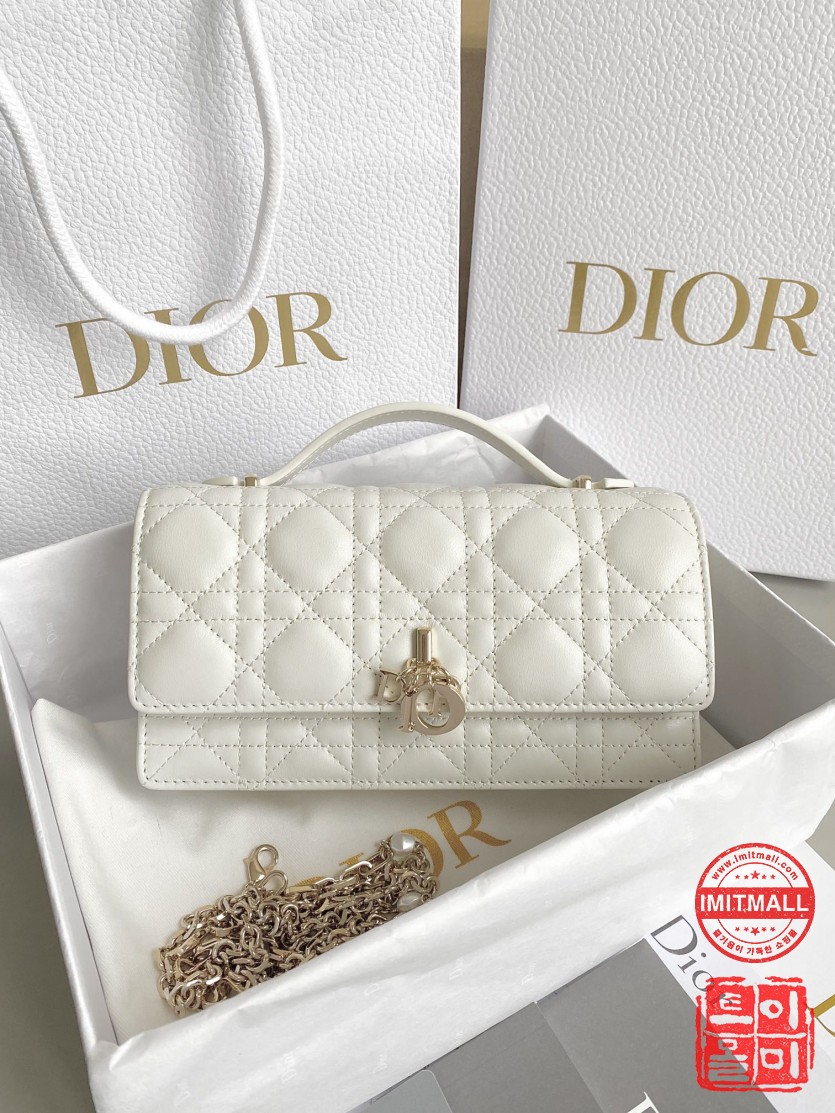 dior_xxxxx_big_00001.jpg