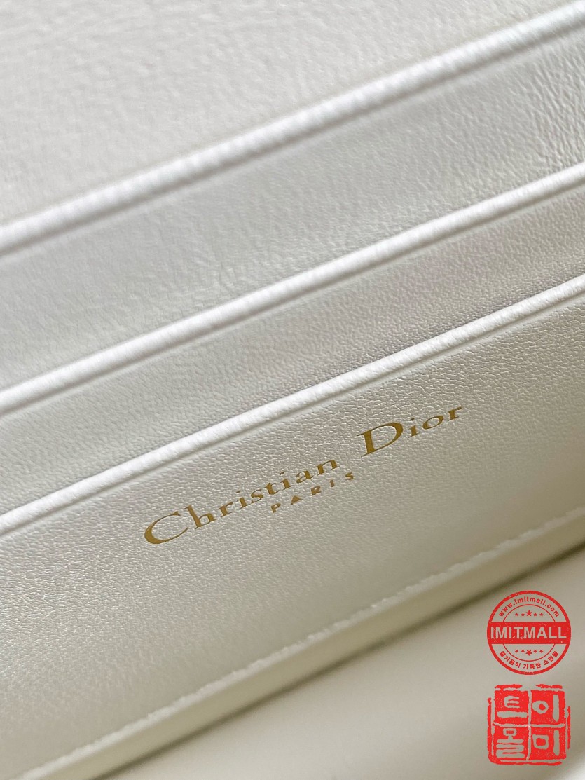 dior_xxxxx_big_00007.jpg