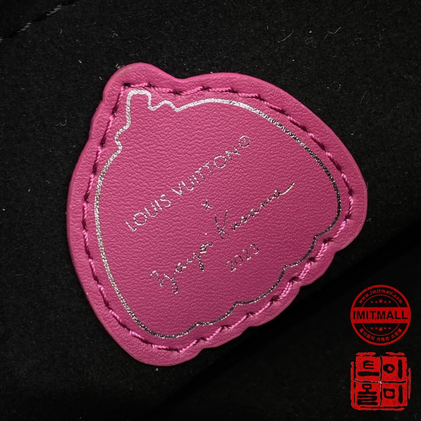 louis_vuitton_xxxxx_big_00008.jpg
