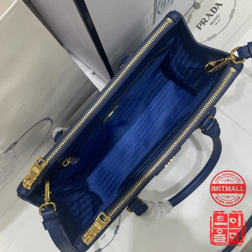 prada_xxxxx_big_00006.jpg