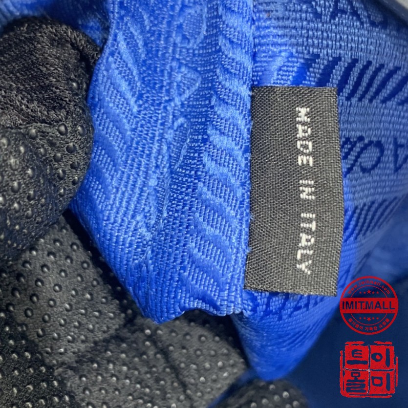 prada_xxxxx_big_00017.jpg