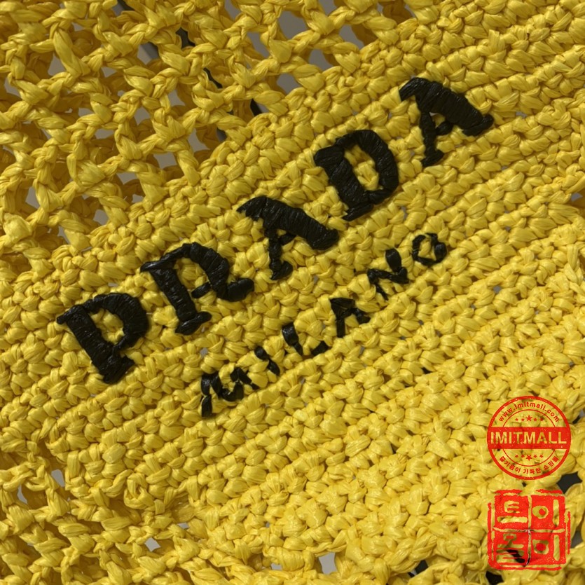 prada_xxxxx_big_00002.jpg