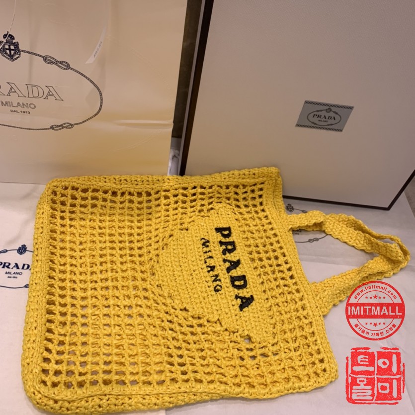 prada_xxxxx_big_00005.jpg