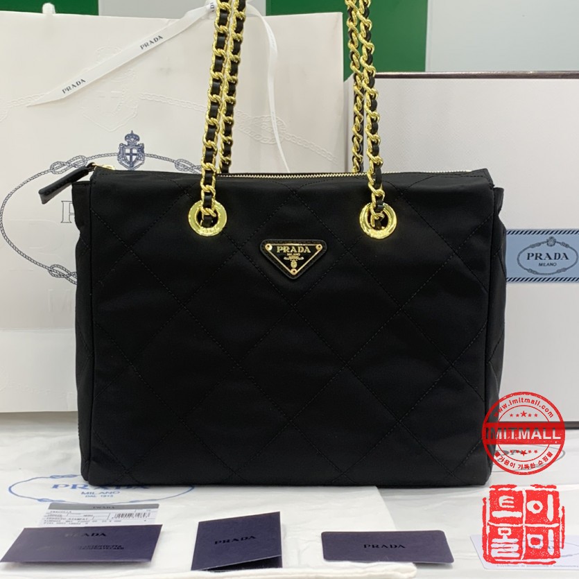 prada_xxxxx_big_00001.jpg