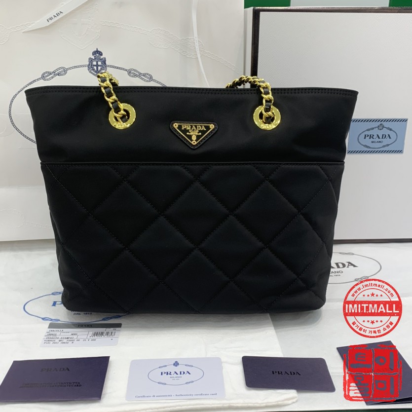 prada_xxxxx_big_00001.jpg