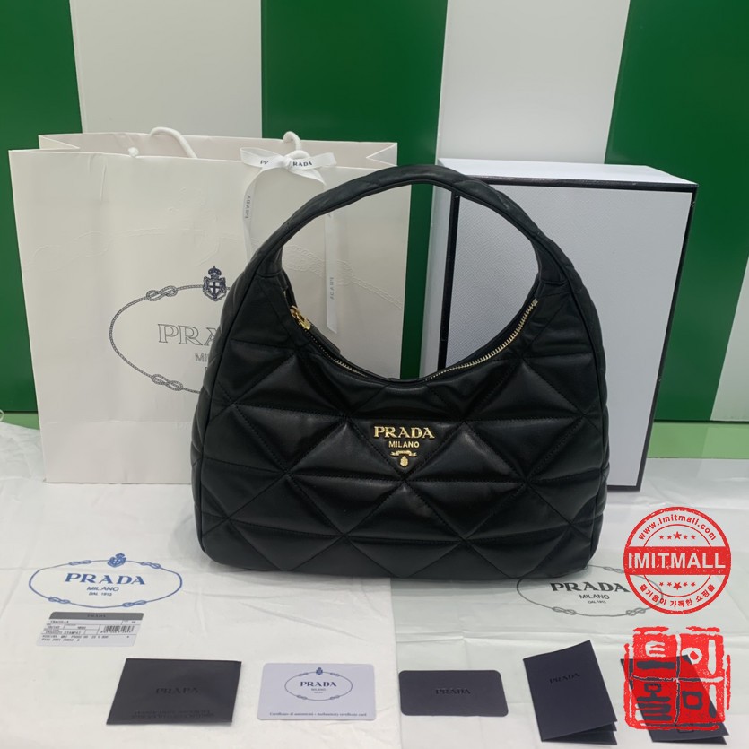 prada_xxxxx_big_00001.jpg