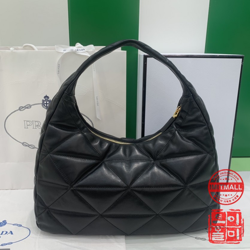 prada_xxxxx_big_00008.jpg