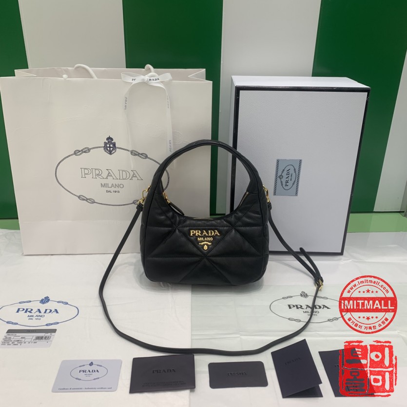 prada_xxxxx_big_00001.jpg
