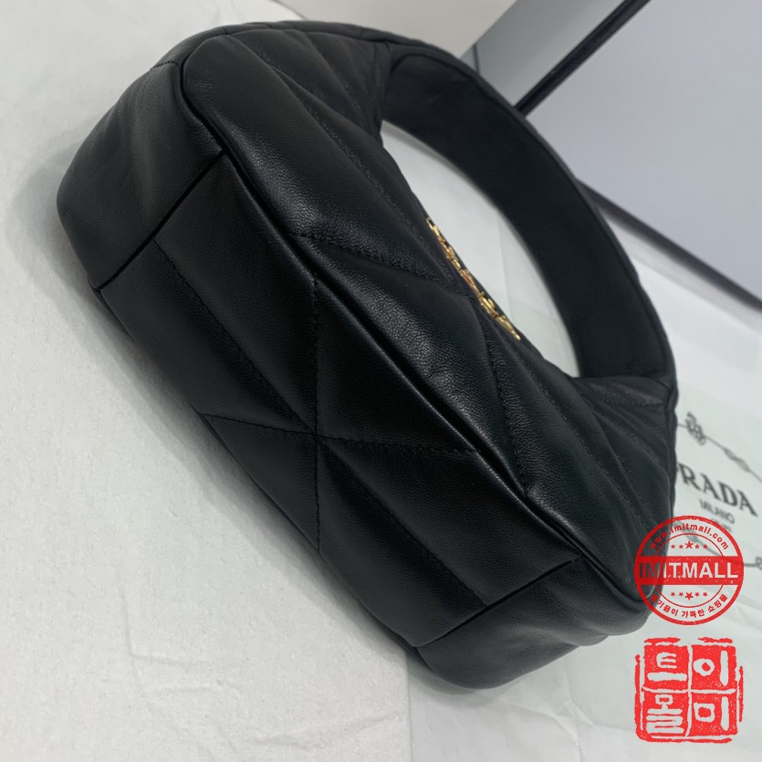 prada_xxxxx_big_00003.jpg