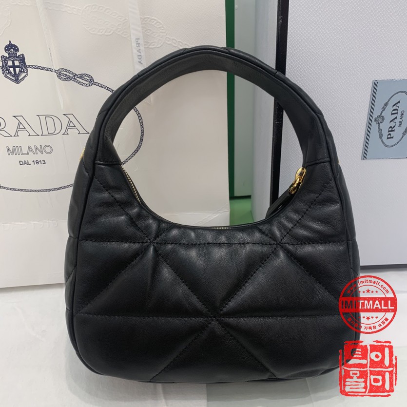 prada_xxxxx_big_00009.jpg