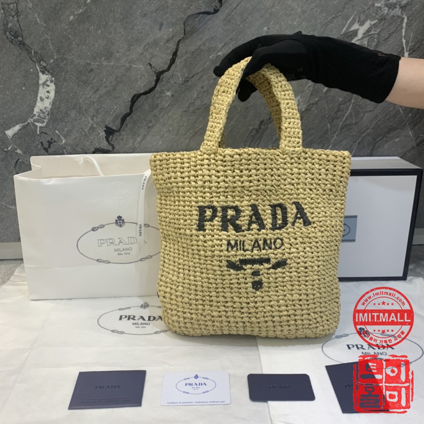 prada_xxxxx_big_00001.jpg