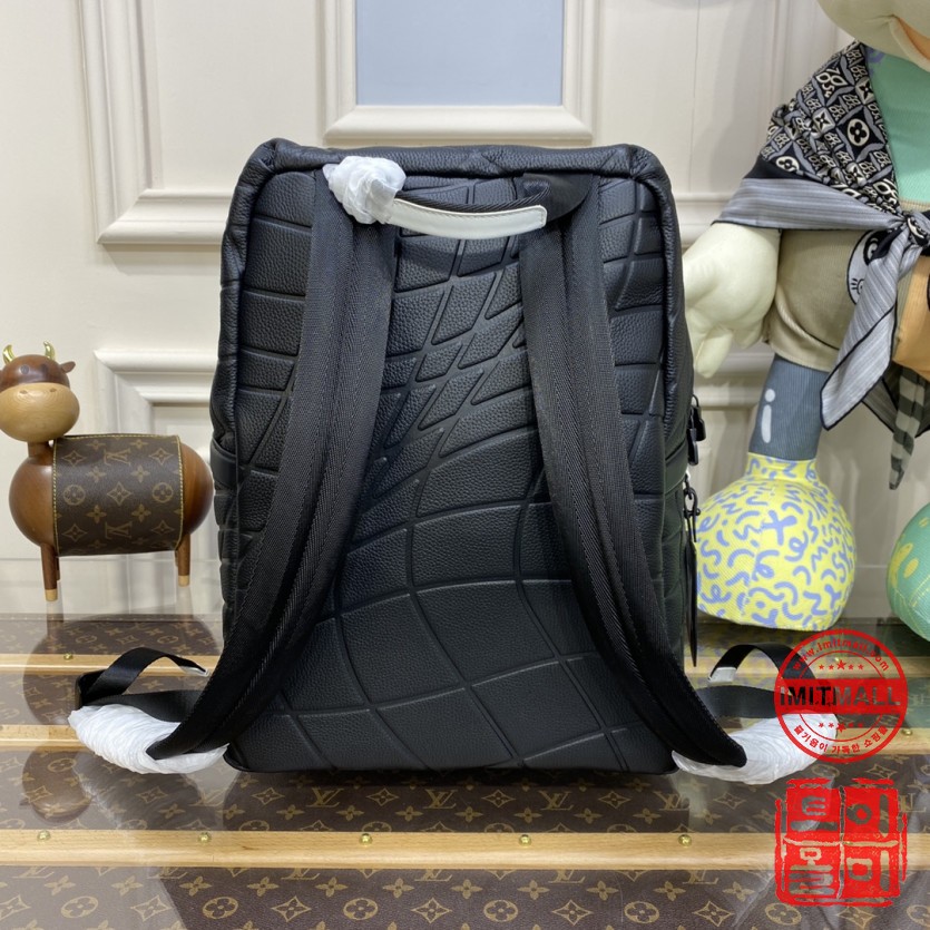 louis_vuitton_xxxxx_big_00003.jpg