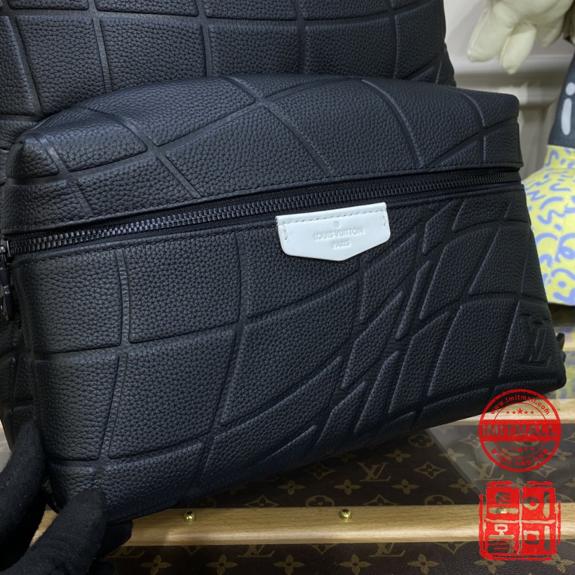 louis_vuitton_xxxxx_big_00005.jpg