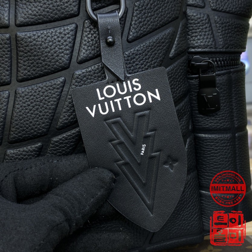 louis_vuitton_xxxxx_big_00006.jpg