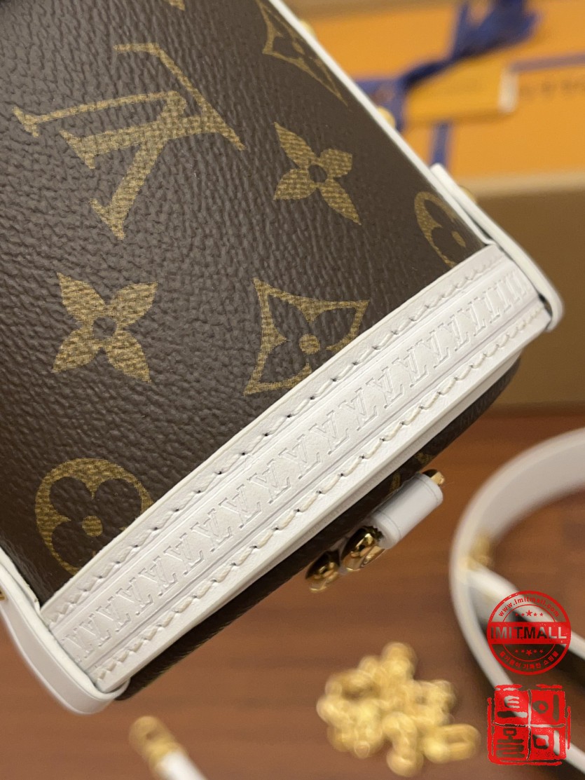louis_vuitton_xxxxx_big_00013.jpg