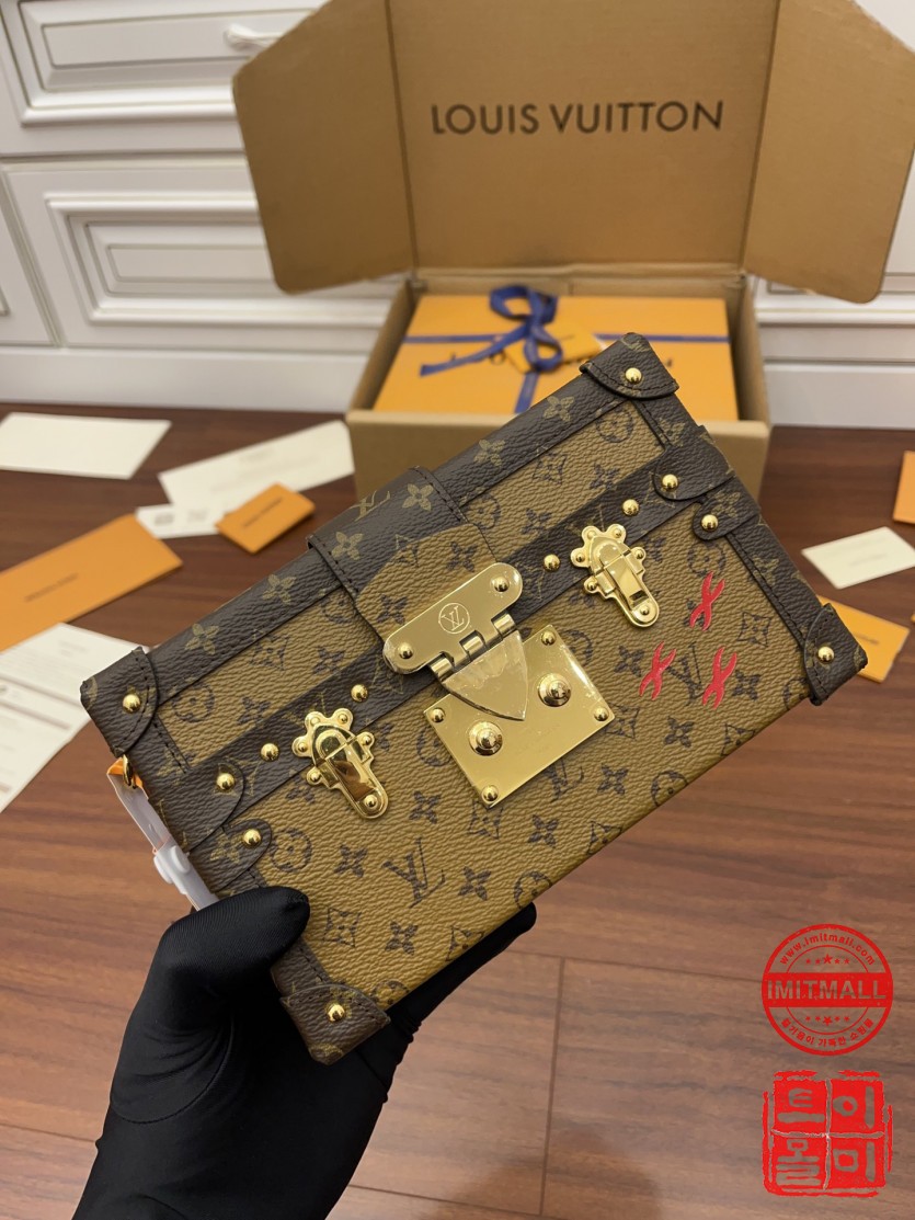 louis_vuitton_xxxxx_big_00010.jpg