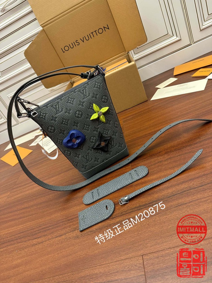 louis_vuitton_xxxxx_big_00001.jpg