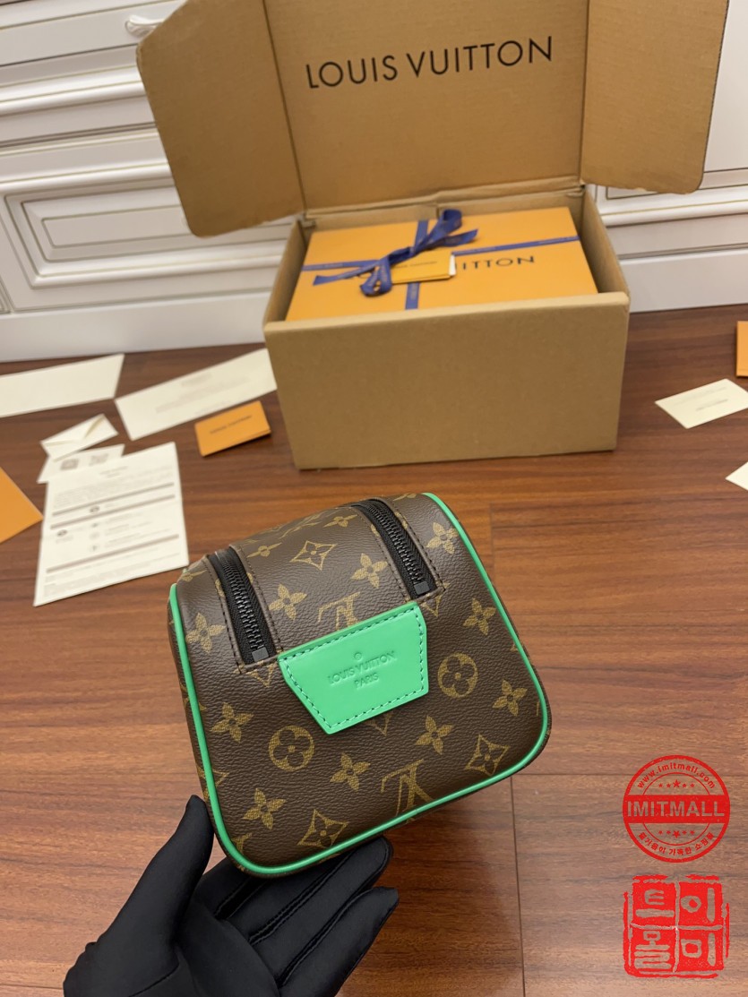 louis_vuitton_xxxxx_big_00008.jpg