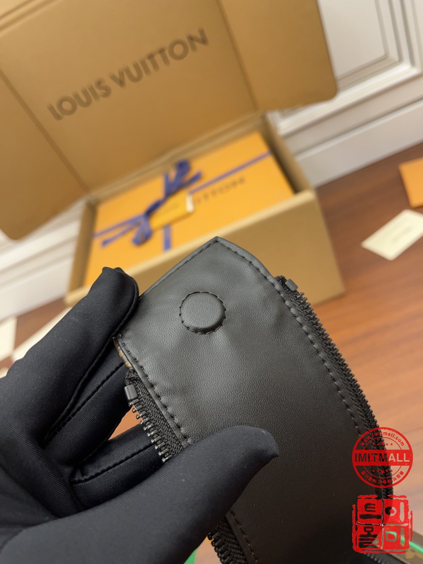 louis_vuitton_xxxxx_big_00014.jpg