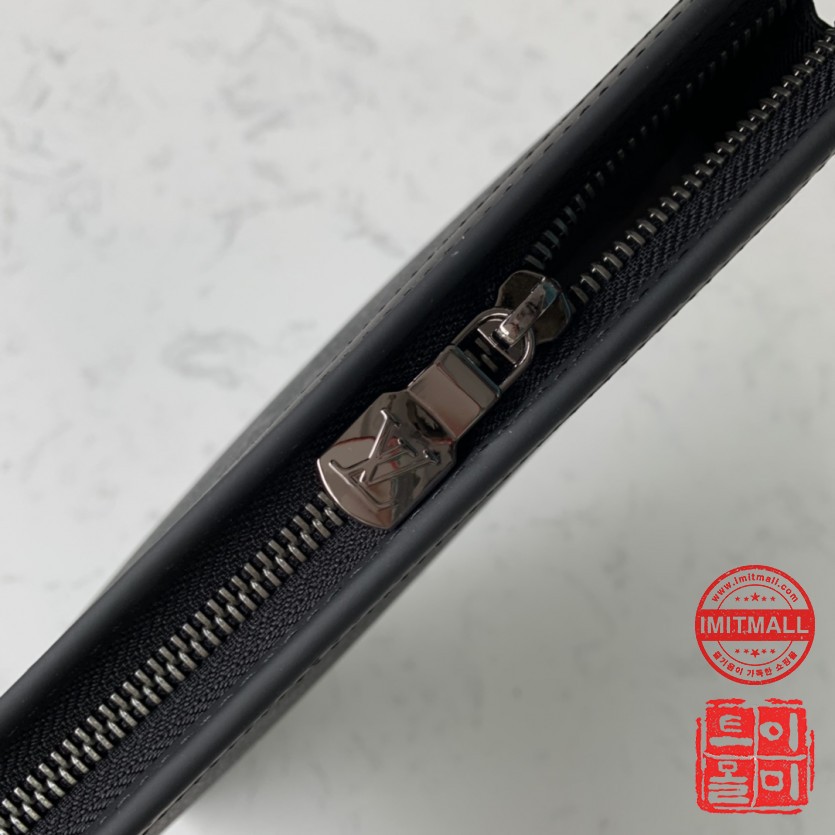 louis_vuitton_xxxxx_big_00005.jpg