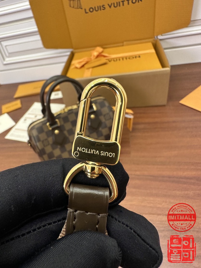 louis_vuitton_xxxxx_big_00015.jpg