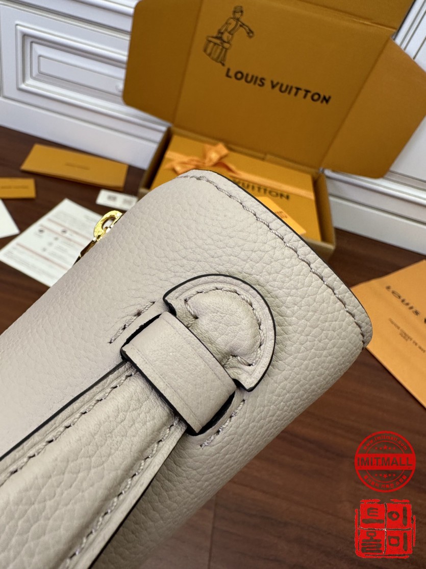 louis_vuitton_xxxxx_big_00013.jpg