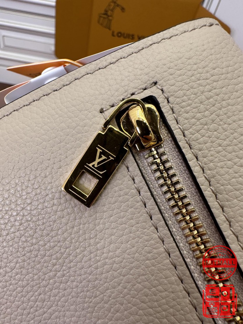 louis_vuitton_xxxxx_big_00014.jpg
