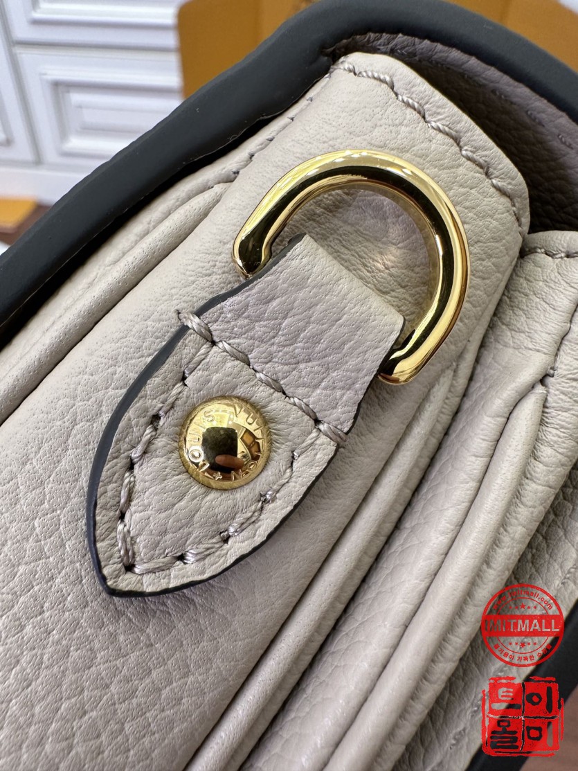 louis_vuitton_xxxxx_big_00015.jpg
