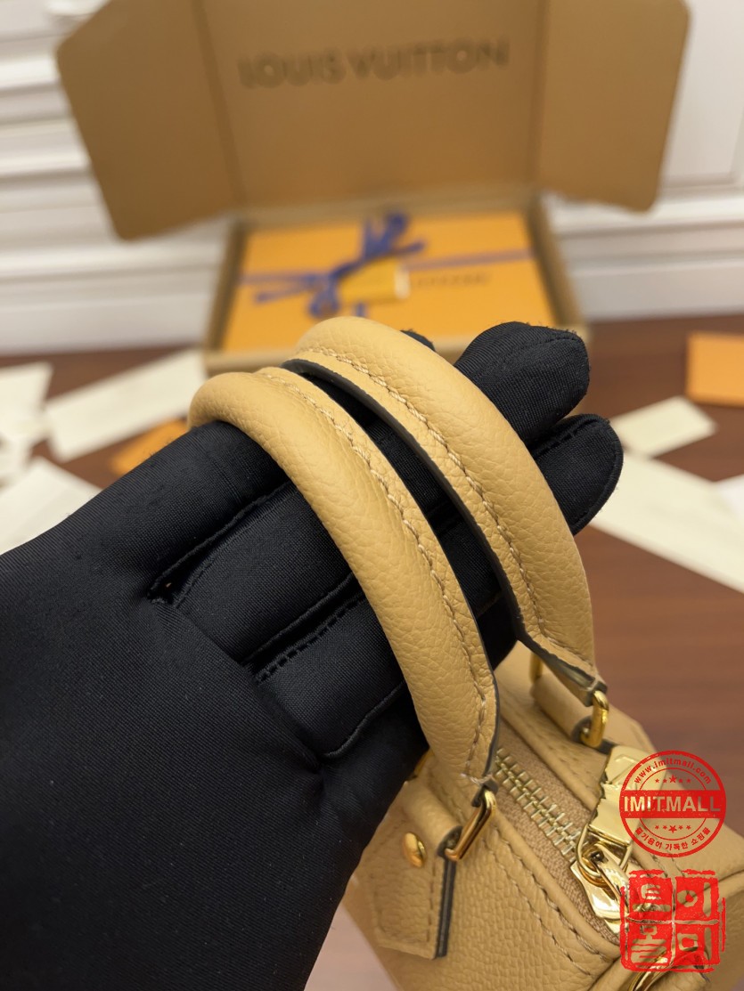 louis_vuitton_xxxxx_big_00012.jpg
