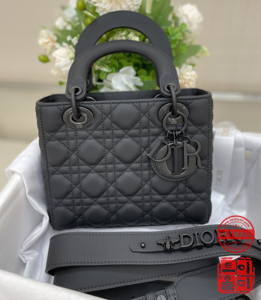 dior_xxxxx_big_00001.jpg