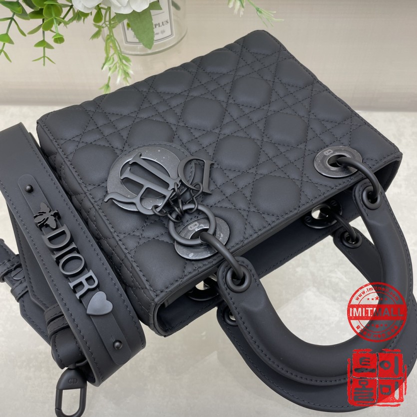 dior_xxxxx_big_00007.jpg