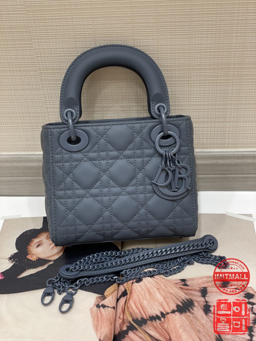 dior_xxxxx_big_00001.jpg
