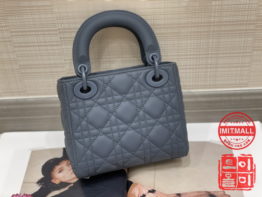 dior_xxxxx_big_00002.jpg