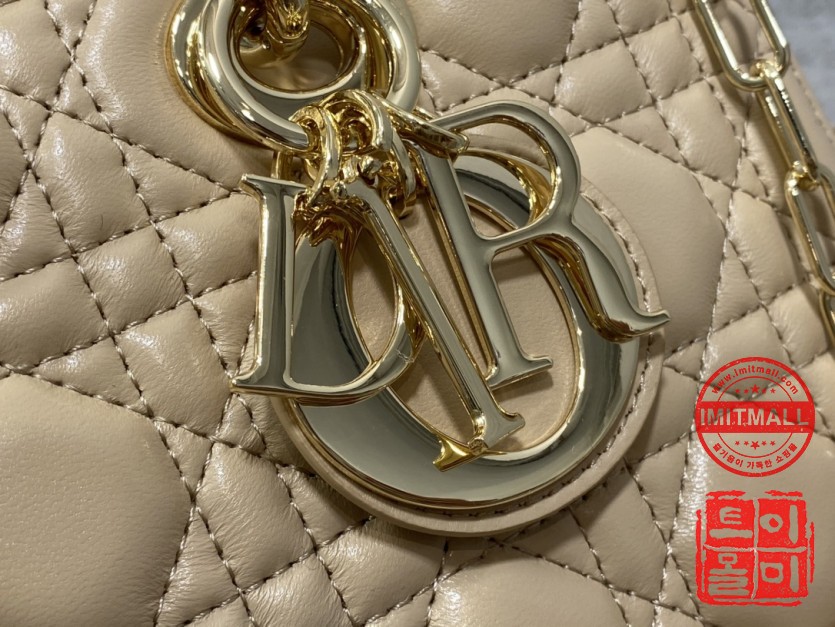 dior_xxxxx_big_00003.jpg
