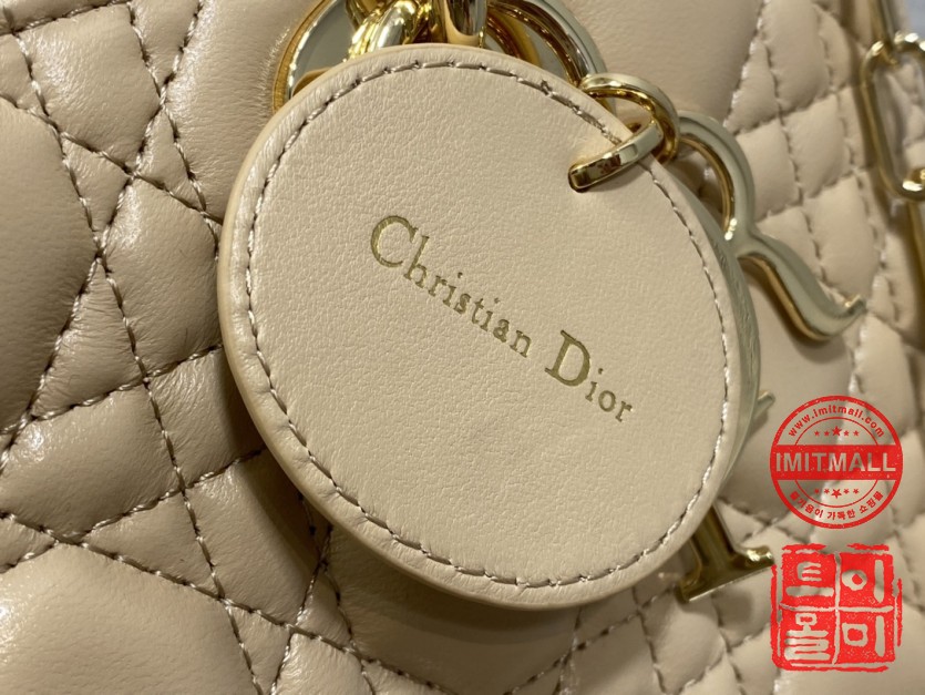 dior_xxxxx_big_00004.jpg