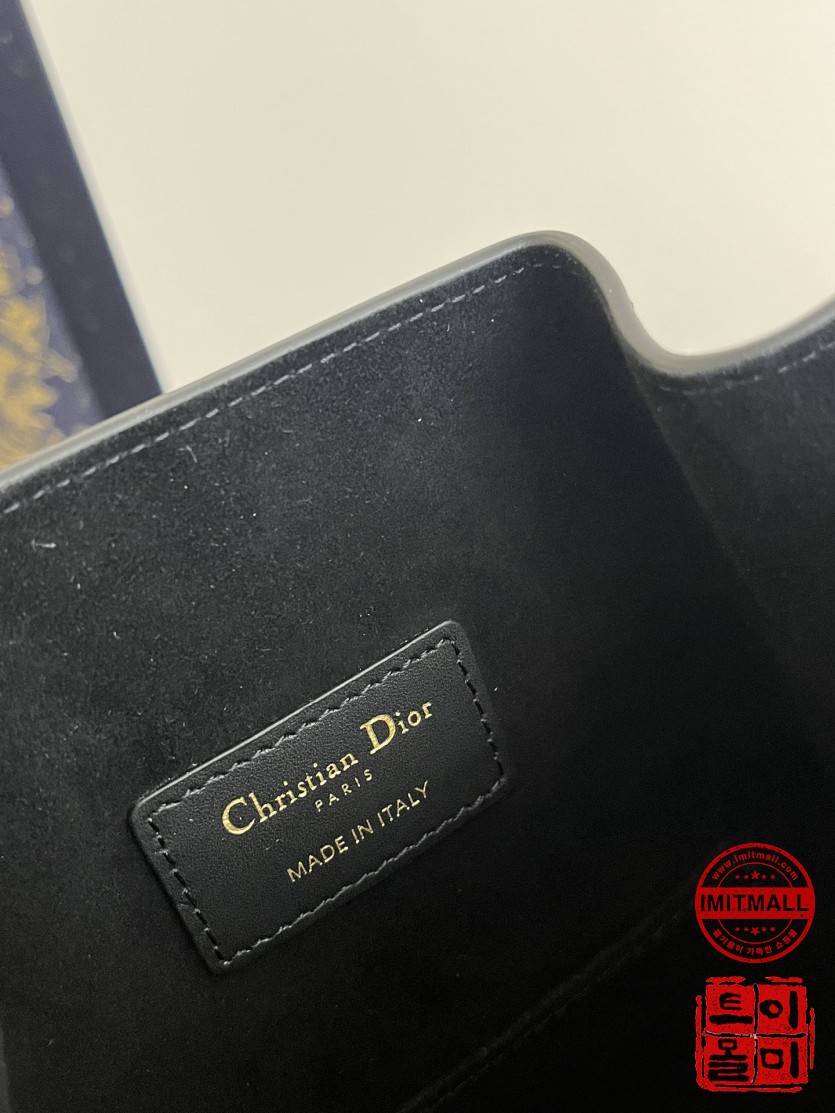 dior_xxxxx_big_00009.jpg