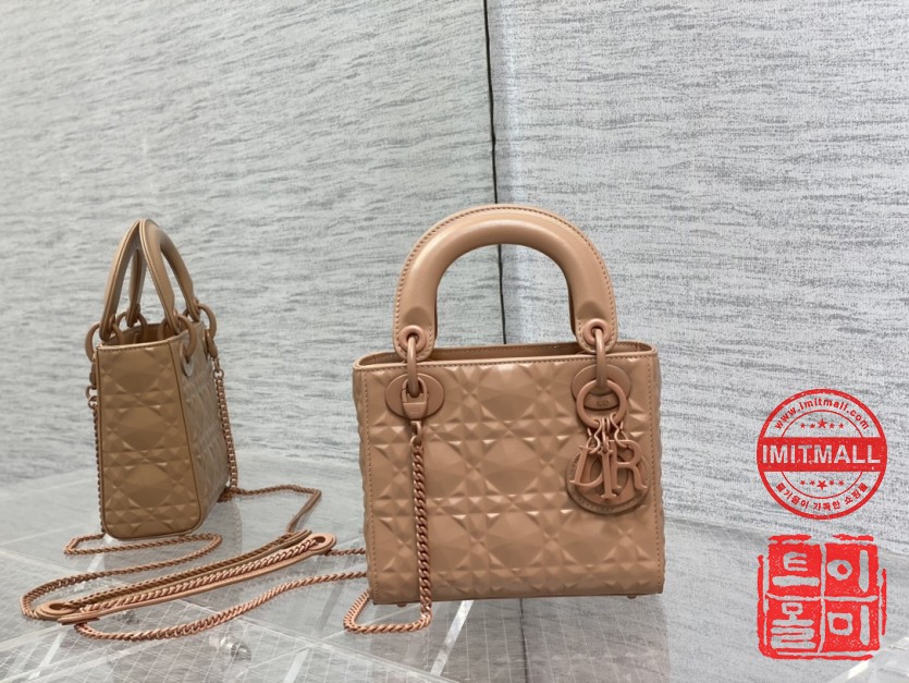 dior_xxxxx_big_00001.jpg