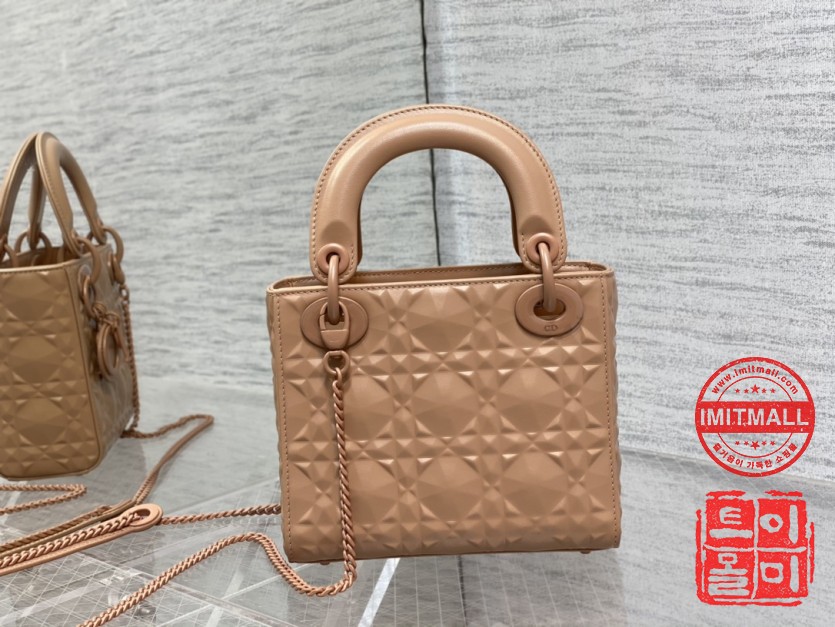dior_xxxxx_big_00005.jpg