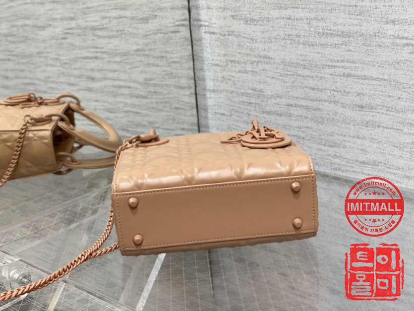 dior_xxxxx_big_00007.jpg