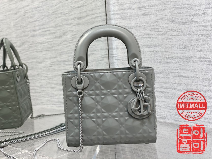 dior_xxxxx_big_00002.jpg