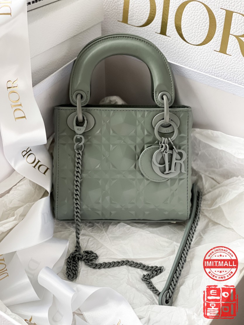 dior_xxxxx_big_00001.jpg