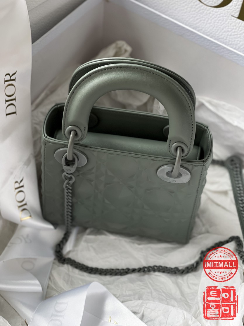 dior_xxxxx_big_00007.jpg
