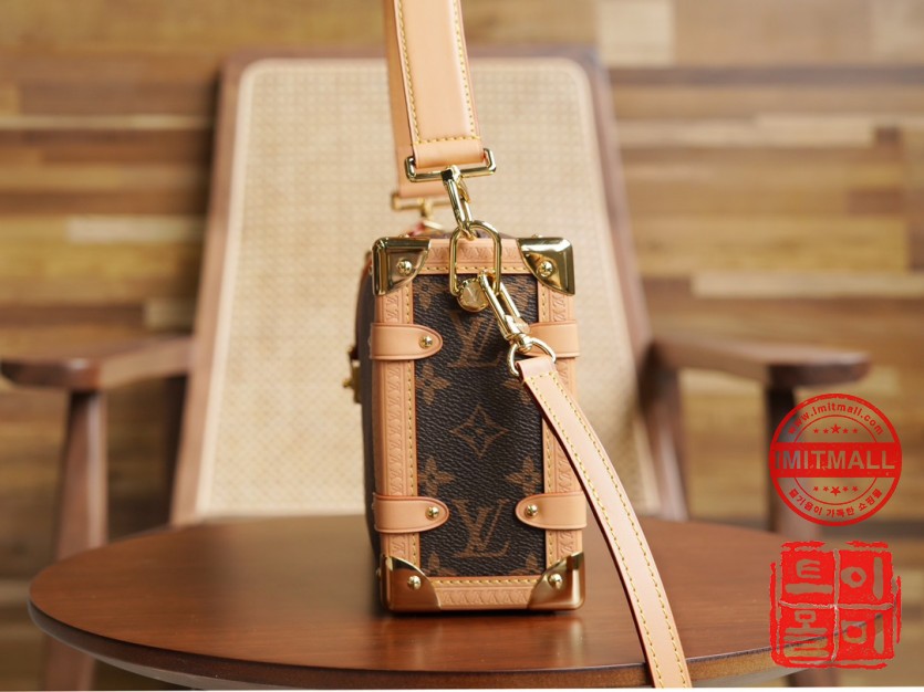 louis_vuitton_xxxxx_big_00003.jpg