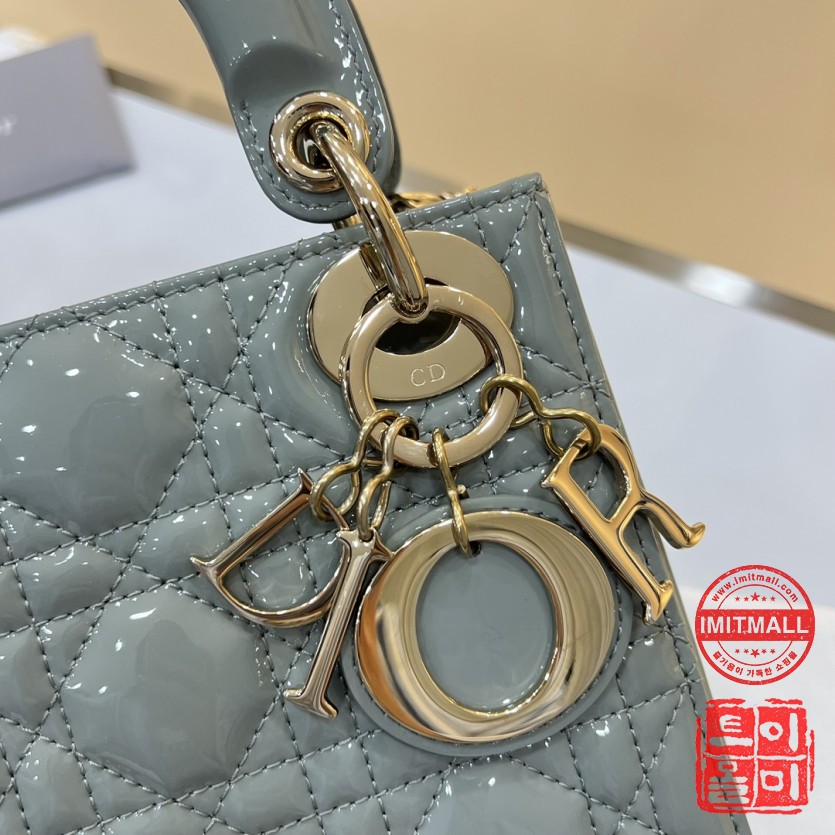 dior_xxxxx_big_00005.jpg
