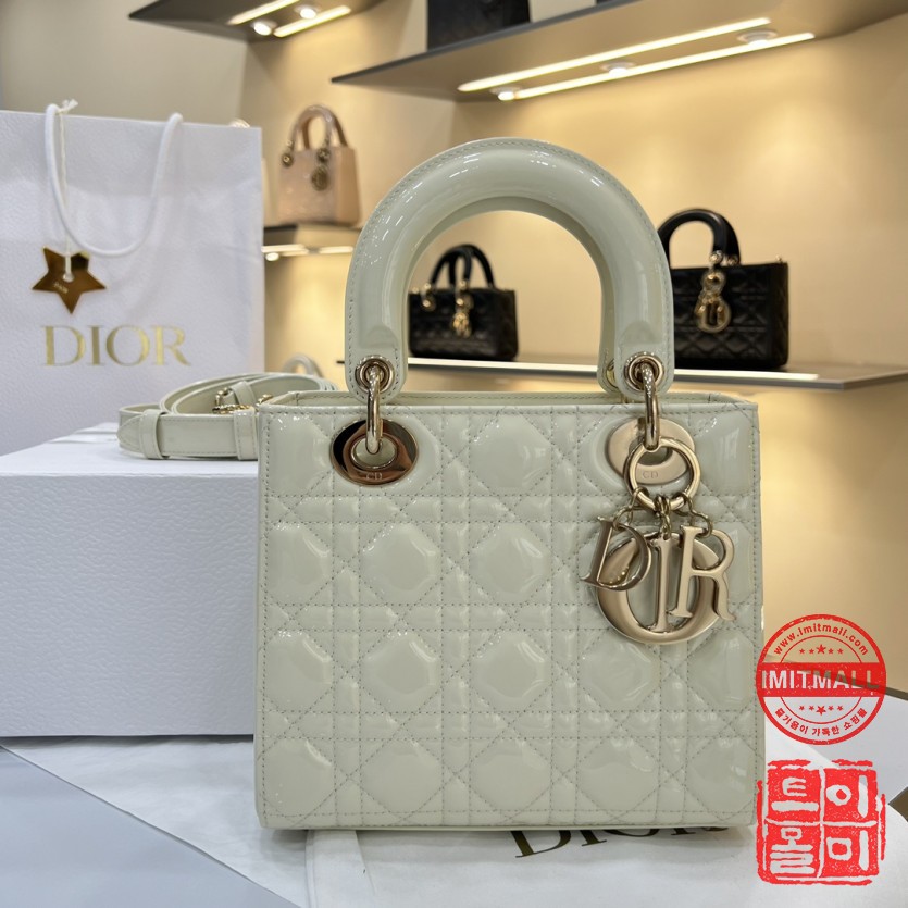 dior_xxxxx_big_00001.jpg